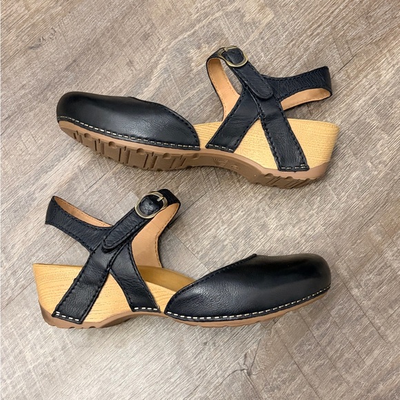 Dansko Black Leather Slingback Mary Jane Clogs - Picture 3 of 7